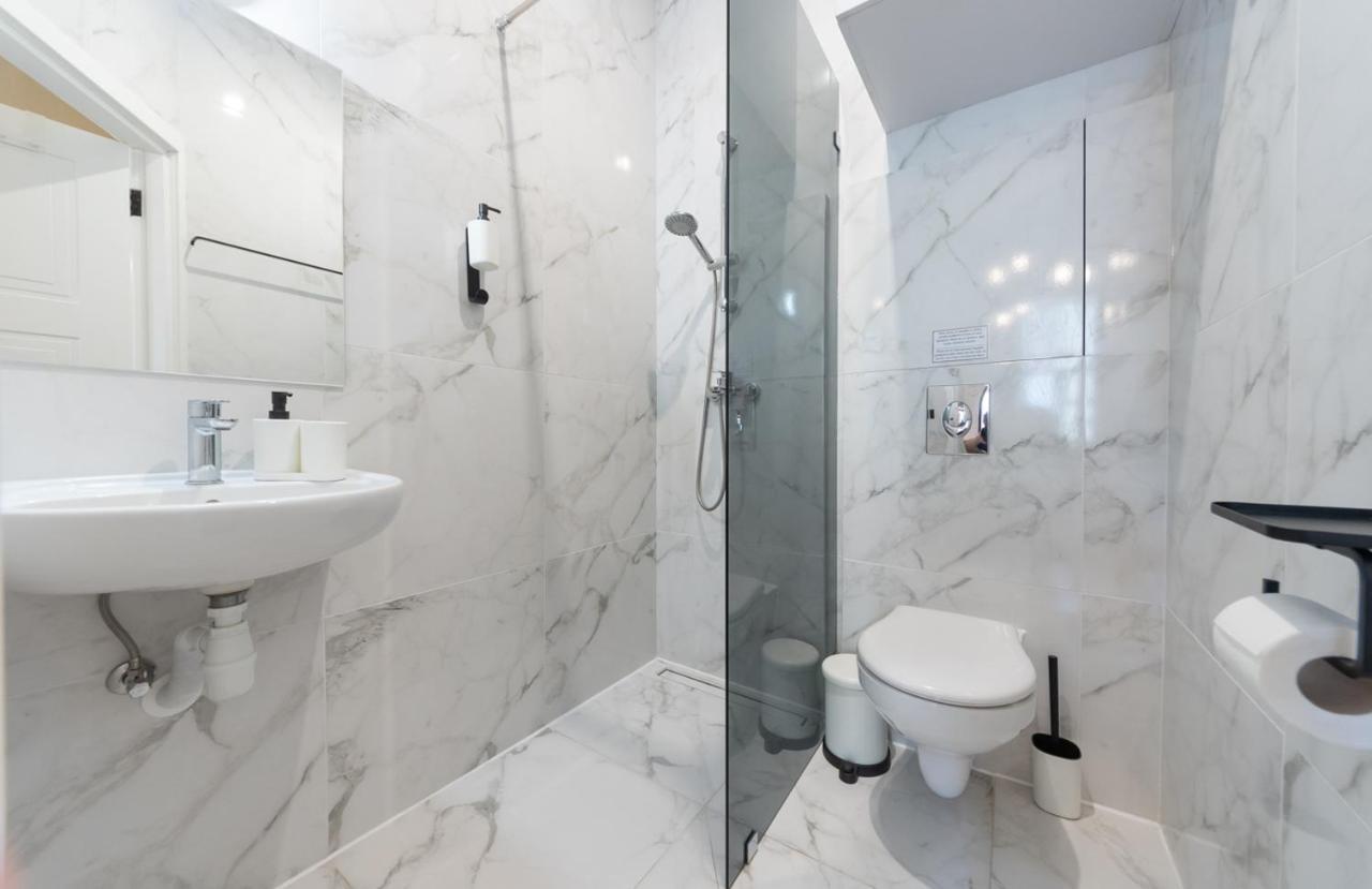 Apart Hotel On Zoloti Vorota 基輔 外观 照片